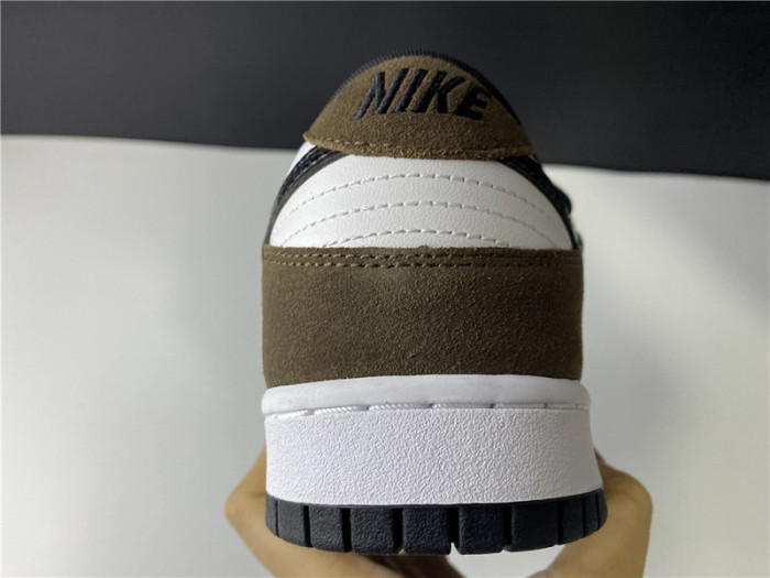 nike sb dunk low white black trail end brown 304292-102
