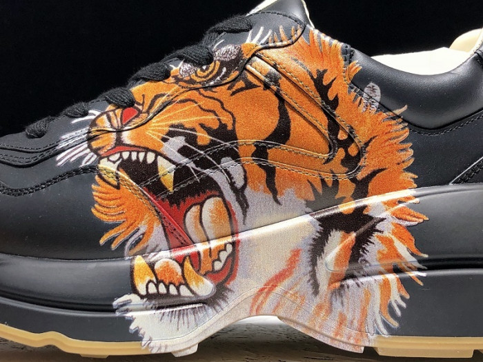 G*u*i1 rhyton sneaker