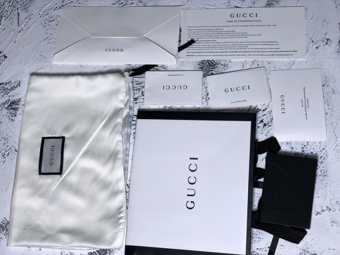 G*u*i1 rhyton sneaker