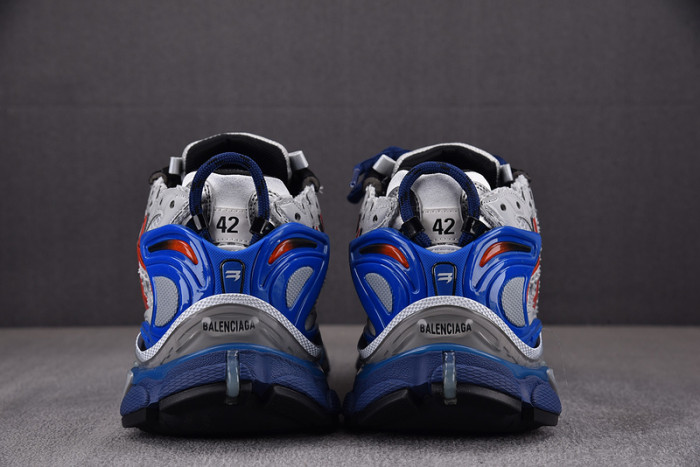 Ba*len*cia*ga runner