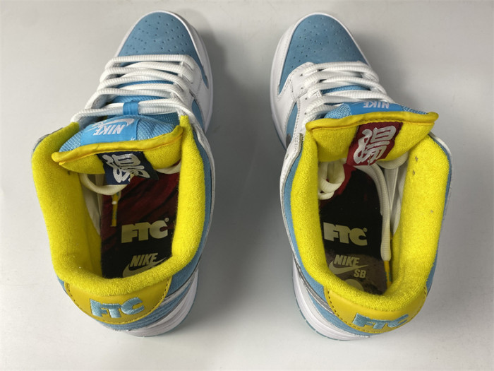 how the ftc x nike sb dunk low looks on-feet dh7687-400