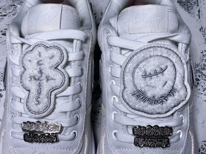 nike air force 1 low travis scott sail aq4211-101