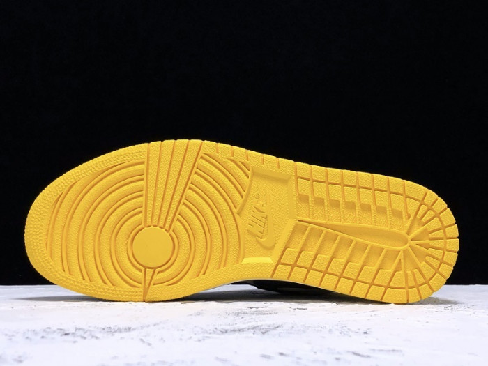 air jordan 1 yellow toe black white ar1020-700