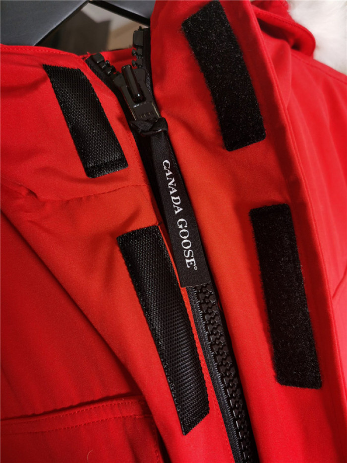 Can*a Go*e down jacket