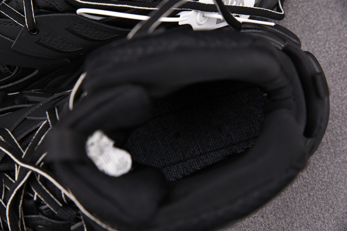 balen track hike sneaker 654867-w3cp3-1000