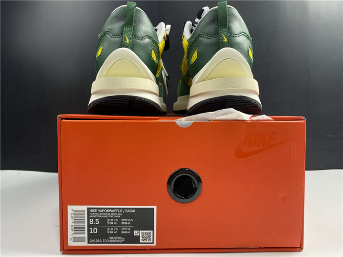 nike vaporwaffle sacai tour yellow stadium green cv1363-700