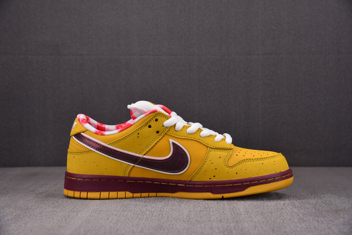 nike sb dunk low yellow lobster