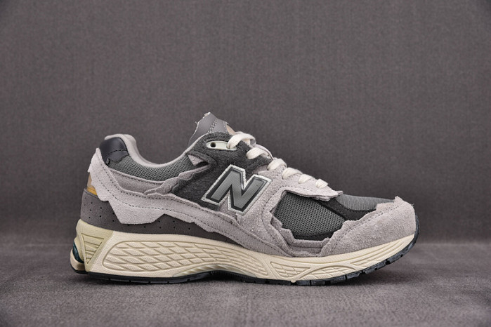new balance 2002r protection pack rain cloud