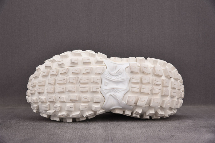 Ba*len*cia*ga defender white