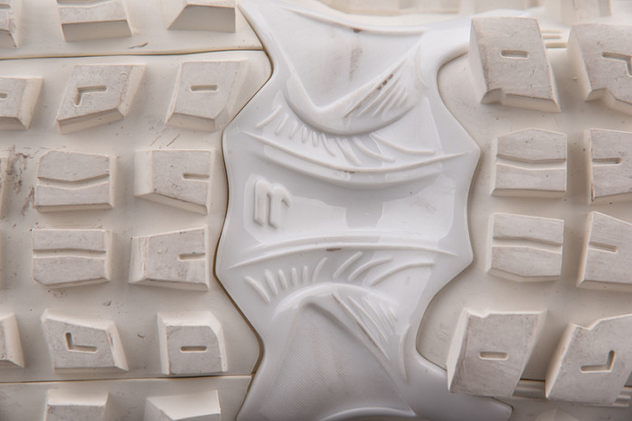 Ba*len*cia*ga defender white