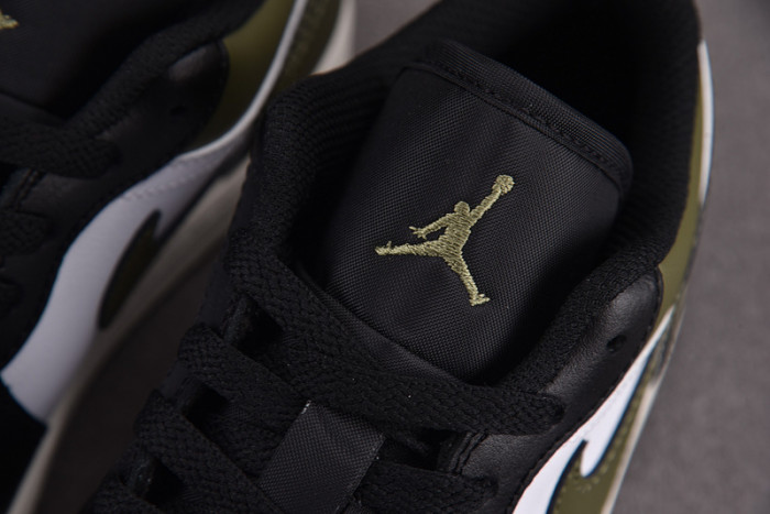 Jordan 1 Low Black Toe Medium Olive 553558-092