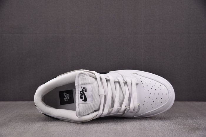 Nike SB Dunk Low Pro White Gum CD2563-101