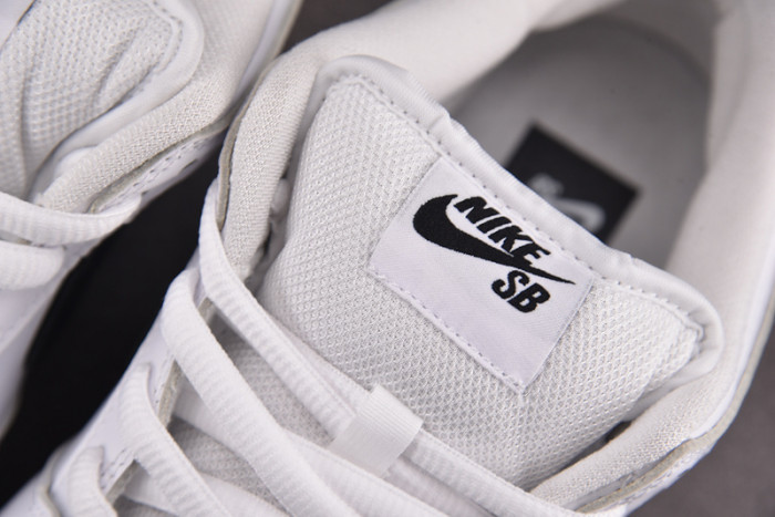 Nike SB Dunk Low Pro White Gum CD2563-101