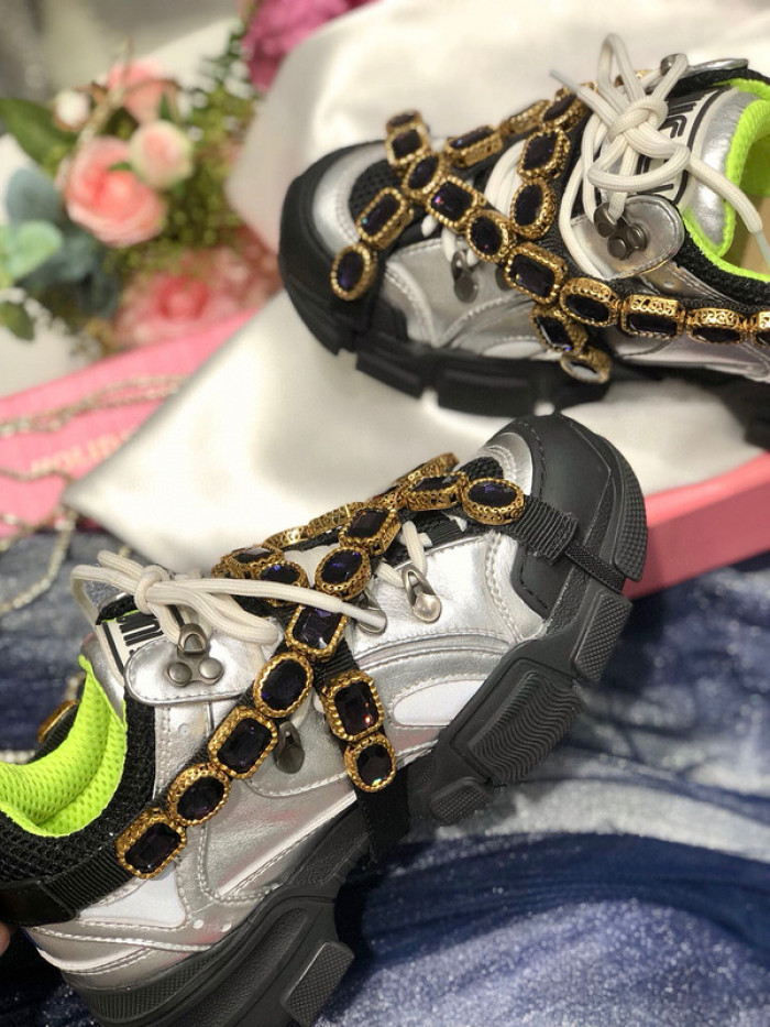 G*u*i1 flashtrek sneaker