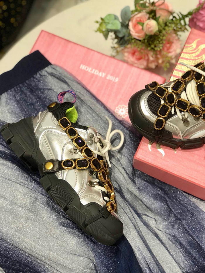 G*u*i1 flashtrek sneaker