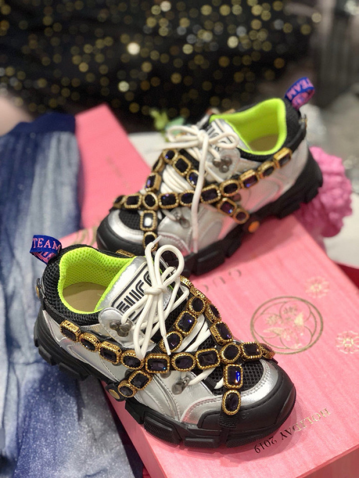 G*u*i1 flashtrek sneaker