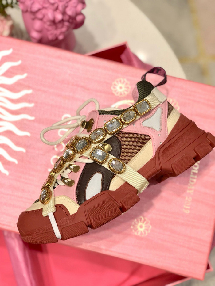 G*u*i1 flashtrek sneaker