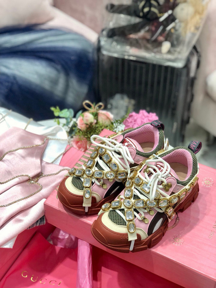 G*u*i1 flashtrek sneaker