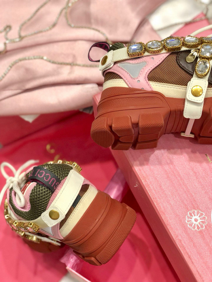 G*u*i1 flashtrek sneaker