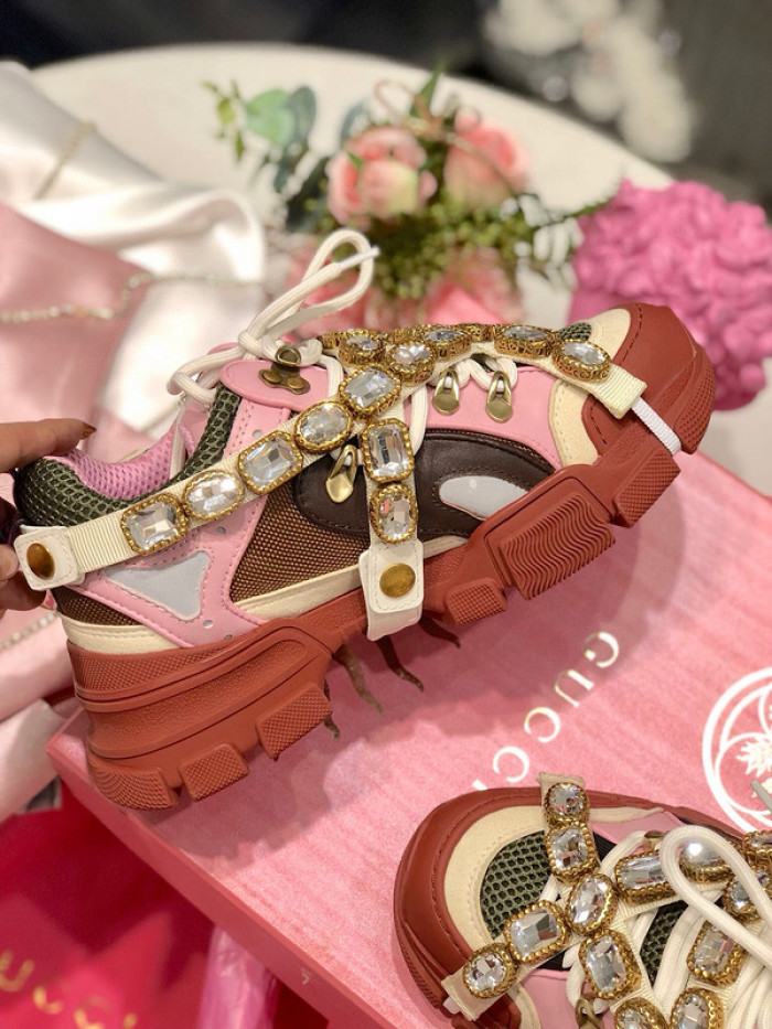 G*u*i1 flashtrek sneaker