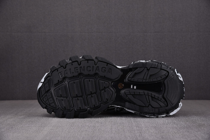 balen track graffiti black