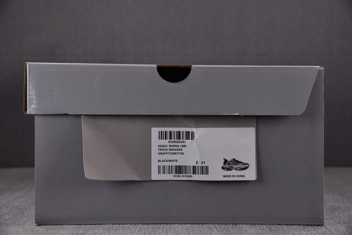 balen track graffiti black