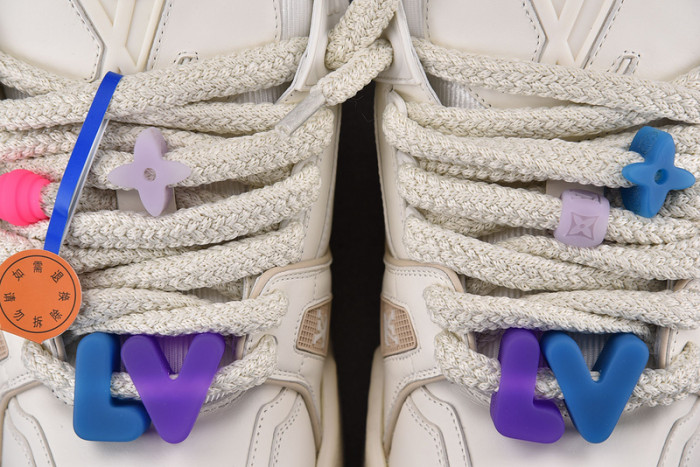 l&v trainer maxi white