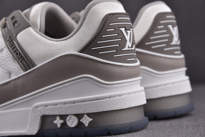 lou1s vu1tton sneakers