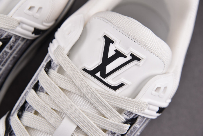l&v trainer white and black