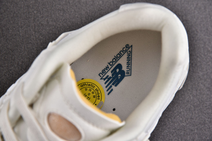 new balance 2002r“refined future