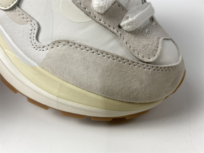 sacai x nike vaporwaffle white dd1875-100