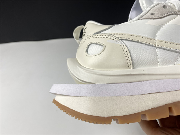 sacai x nike vaporwaffle white dd1875-100