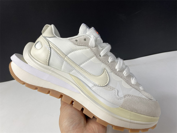 sacai x nike vaporwaffle white dd1875-100
