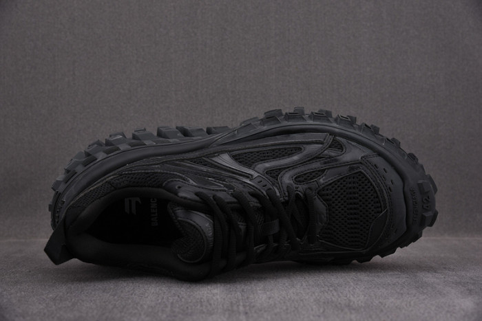 Ba*len*cia*ga defender black