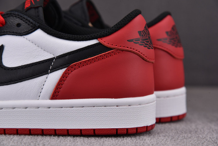 air jordan 1 low og "black toe"