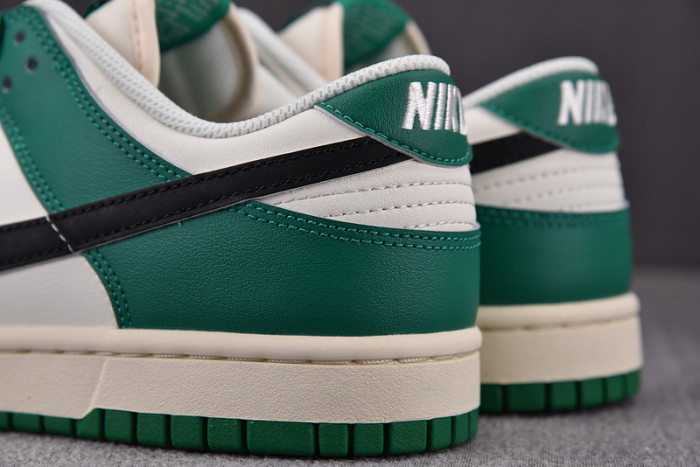 nike dunk low se lottery malachite