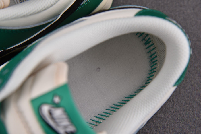 nike dunk low se lottery malachite